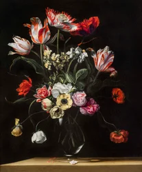 Tulipani, narcisi, garofani, papaveri, anemoni e altri fiori in un vaso di vetro su una mensola di legno, uno di una coppia, XVII secolo