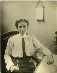 Dottoressa Josephine Baker, capo del Dipartimento di Igiene Infantile del Dipartimento della Salute di New York, supervisiona la salute di più bambini di qualsiasi altra donna al mondo