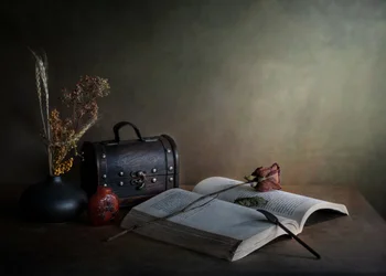 Rosa essiccata e libro