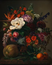 Un vaso con dei fiori