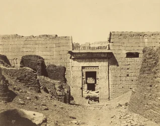 [Médinet-Habou, Palazzo di Ramses Méïamoun, ingresso della seconda corte].
