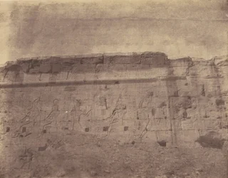 Edfou, Sculture e Iscrizioni della Facciata Orientale del Muro di Recinzione