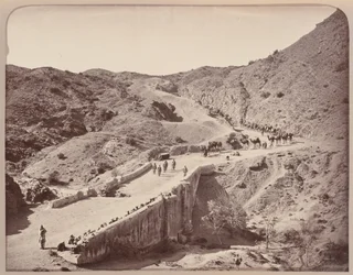 Ponte di Mackeson e salita oltre, guardando verso Ali Musjid