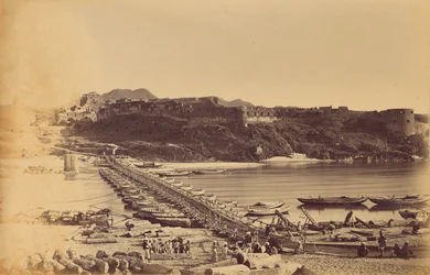 Il Ponte delle barche e il Forte, da Khairabad