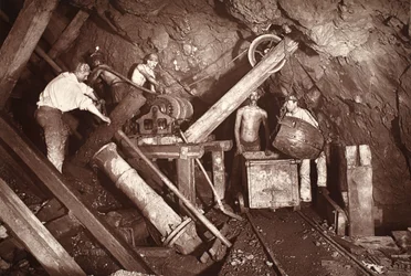 Pozzo del motore alla 406, miniera di Cook