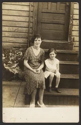 [Donna e bambino]