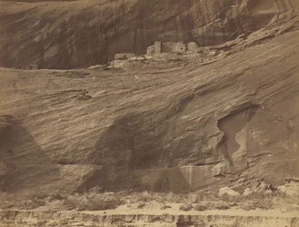Rovine di abitazioni sulla scogliera, Canyon de Chelly, 1889 (foto)