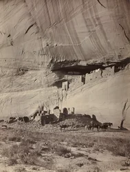 Rovine delle abitazioni rupestri, Cañon de Chelly, Arizona, c. 1879-1881