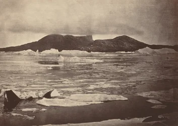 Le regioni artiche: n. 92.* Il pollice del diavolo parzialmente avvolto in una nebbia..., 1869