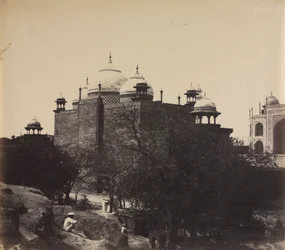 Taj Mahal, vista posteriore della casa di riposo, con figura