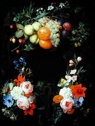 Arance, pesche, uva, prugne, fragole, lamponi e altra frutta con rose, caprifoglio e altri fiori