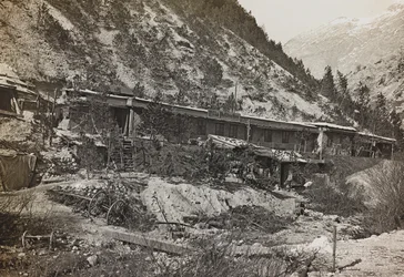 Album "Meine weltkriegs - Erinnerungen South-West Front (Carinzia, Italia, Trentino-Alto Adige) 31/03/1915-12/11/1918 - Josef Zohles Wien": caserme militari