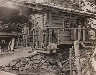 Album "Meine weltkriegs - Erinnerungen South-West Front (Carinzia, Italia, Trentino-Alto Adige) 31/03/1915-12/11/1918 - Josef Zohles Wien": alloggi per ufficiali