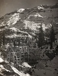Album "Meine weltkriegs - Erinnerungen South-West Front (Carinzia, Italia, Trentino-Alto Adige) 31/03/1915-12/11/1918 - Josef Zohles Wien": costruzione di un edificio