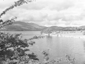 Una vista sul Crummock Water con le colline sullo sfondo