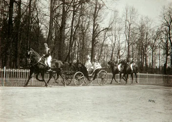 Zar Nicola II e Zarina Alessandra Fëdorovna di Russia in una carrozza, inizio XX secolo