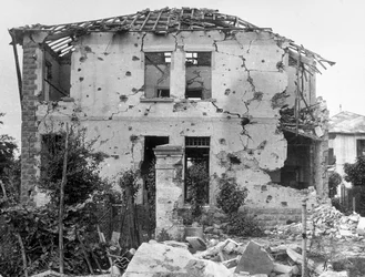I bombardamenti di Sermide. Scatto di una casa