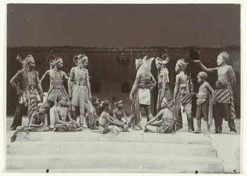 Spettacolo teatrale di giavanesi in costume