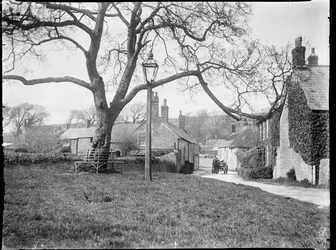 Village Green, Burton Bradstock, Dorset, 24 Apr 1922 - 08 Mag 1922
