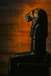 Statua della Dea Leonina, Amenhotep II; Dea Leonina; KV 35; Legno