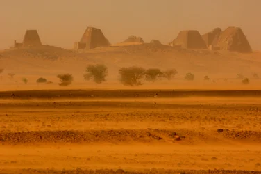 Piramidi di Meroe, Piramidi di Begarawiya, Sudan; Nubia; Faraoni Neri; Terzo Periodo Intermedio