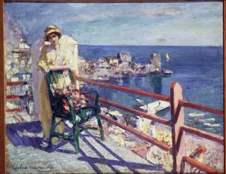 Gurzuf (nel golfo di Crimea, sul Mar Nero, in Ucraina). Veduta della riva del mare dalla terrazza di un caffè in una località balneare, con un