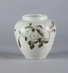Vaso con disegno floreale, dinastia Yi, 1392-1910