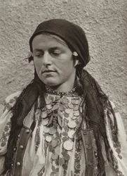 Romania: Merisor, donna contadina