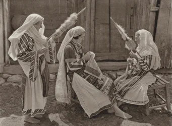Romania: Tismana, filatrici