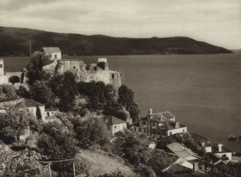 Jugoslavia: Castelnuovo nella Baia di Cattaro