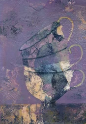 Tazze viola impilate