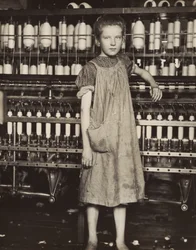 Addie Card, 12 anni. Filatrice in una filanda di cotone, North Pownal, Vermont, 1910.