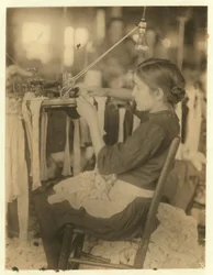 Cherokee Hosiery Mill, Roma, Georgia impiegando tornitori e annodatori di 8 e 9 anni, 1913