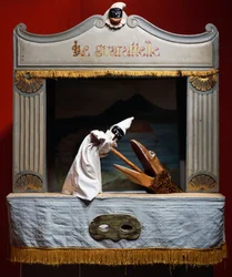 Pulcinella e coccodrillo, burattini del teatro Guarattelle di Maria Imperatrice, Napoli, Italia