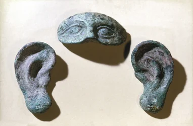 Occhi e orecchie votive romane, bronzo, 200 a.C.-100 d.C.