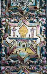 Vista della moschea, decorazioni in piastrelle policrome a Tekyeh Mo