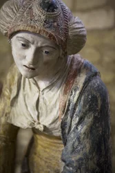 Santa donna con un cappello