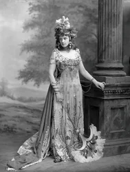 Mrs Algernon Bourke 1870-1967, nata Guendoline Irene Emily Sloane-Stanley..., 1897