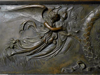 Due angeli, dettaglio del Reliquiario di San Zenobio. (Rilievo in bronzo, 1432-1442)