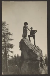 [Figure su Rocky Peak]