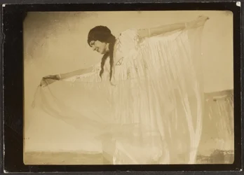 [Firenze danza in costume nativo americano]