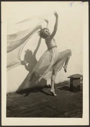 Florence danza su un tetto
