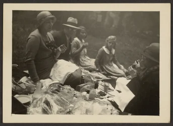 [Picnic]