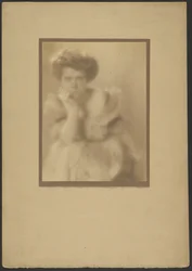 [Ritratto di una donna con la pettinatura alla Pompadour]