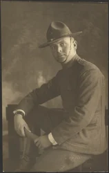 [Ritratto di un giovane in uniforme].