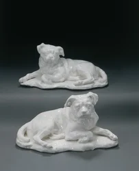 Due modelli di Chelsea del cane di Hogarth 