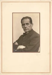 Walter Gropius 1883-1969, primi anni 