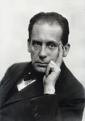 Walter Gropius, ca. 1919
