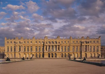 La facciata del giardino del corpo centrale del castello, 1668-84