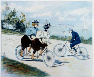Passeggiata domenicale. Giro in bicicletta: un uomo in bicicletta guarda due donne su un tandem